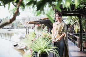 ชุดไทยเจ้าสาว ชุดไทยจักรพรรดิ์ เช่าที่แบมบี้ เวดดิ้ง ห้วยขวาง
